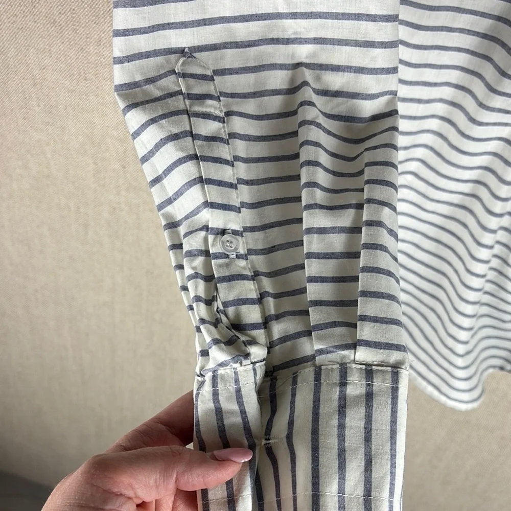Harper > Striped Quarter Button Down Blouse Small - Picture 6 of 9